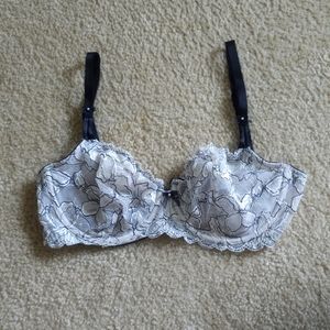 Victoria's Secret Lace Unlined Demi 34DD